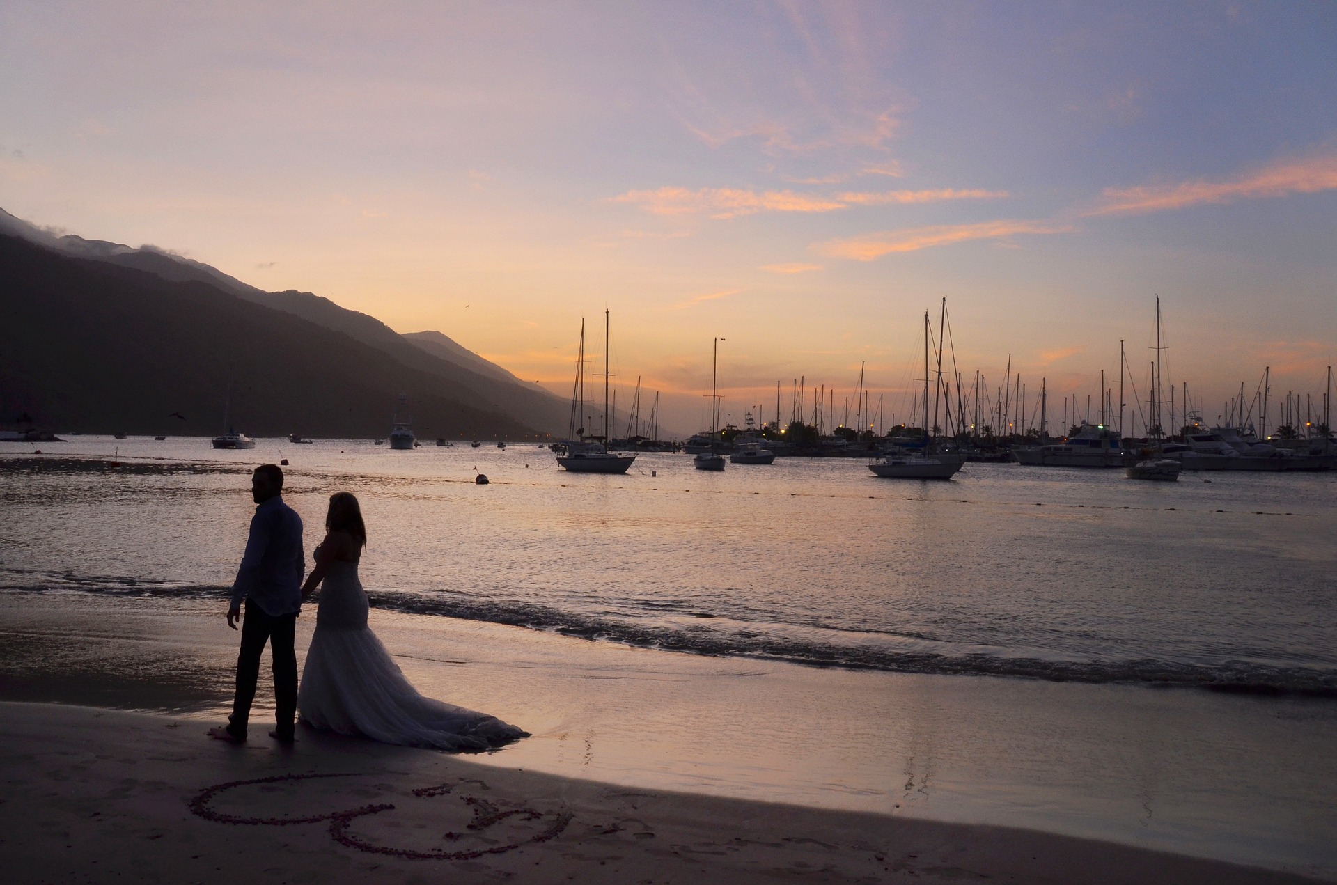 romantic-wedding-couple-1434873_1920
