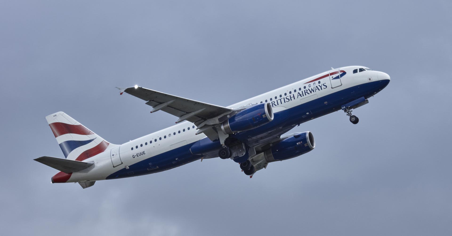 aircraft-994948_1920