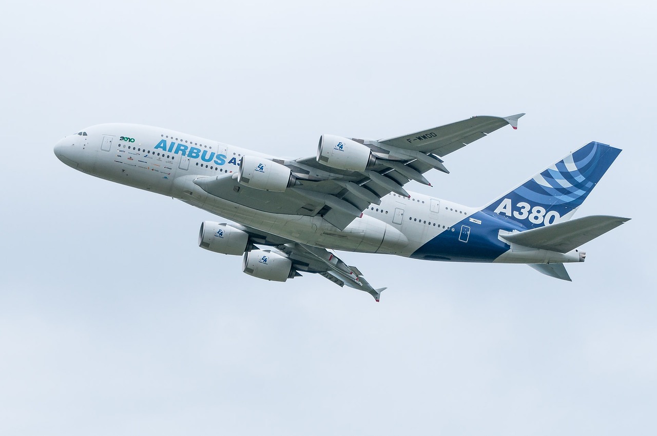 plane-703908_1280